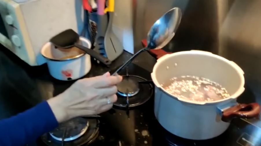 9 Trik Venna Melinda bikin sup kimlo, tetap enak meski minim penyedap