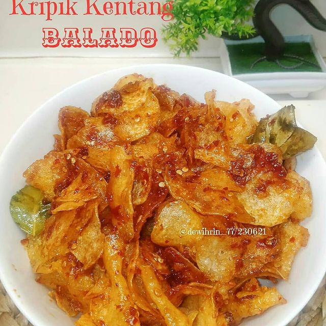 11 Cara membuat keripik kentang ala rumahan, enak dan renyahnya awet