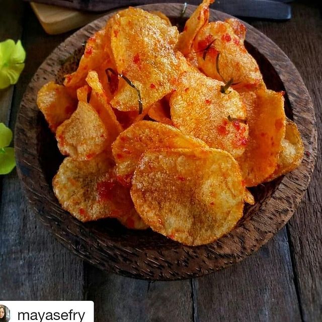 11 Cara membuat keripik kentang ala rumahan, enak dan renyahnya awet