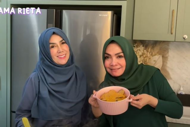 Masakan rumahan ibu 11 seleb, ibunda Ivan Gunawan bikin tumis pare