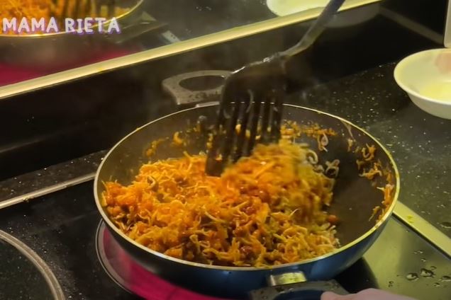 Masakan rumahan ibu 11 seleb, ibunda Ivan Gunawan bikin tumis pare