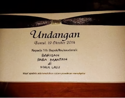 15 Tulisan nama penerima undangan ini absurd abis, cuma di Indonesia