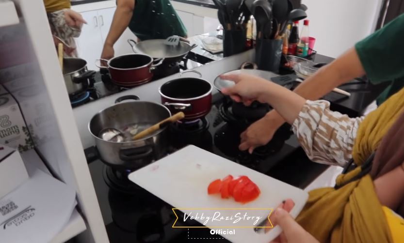 7 Langkah Vebby Palwinta bikin sambal udang, gurih dan antiamis