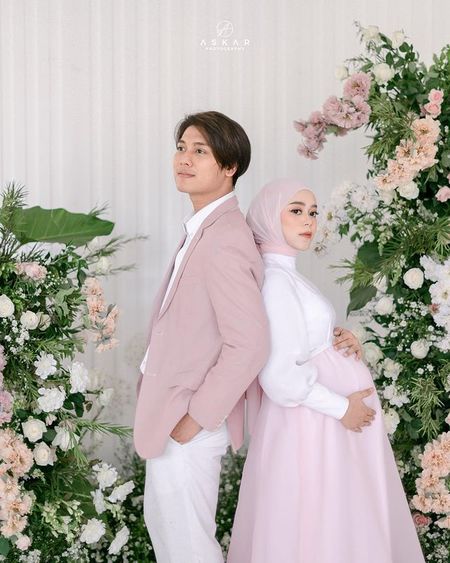 Baru terekspos, 7 gaya foto maternity Lesty Kejora bareng Rizky Billar