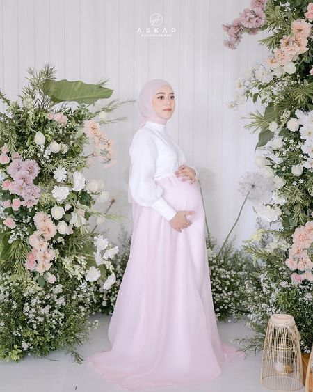 Baru terekspos, 7 gaya foto maternity Lesty Kejora bareng Rizky Billar
