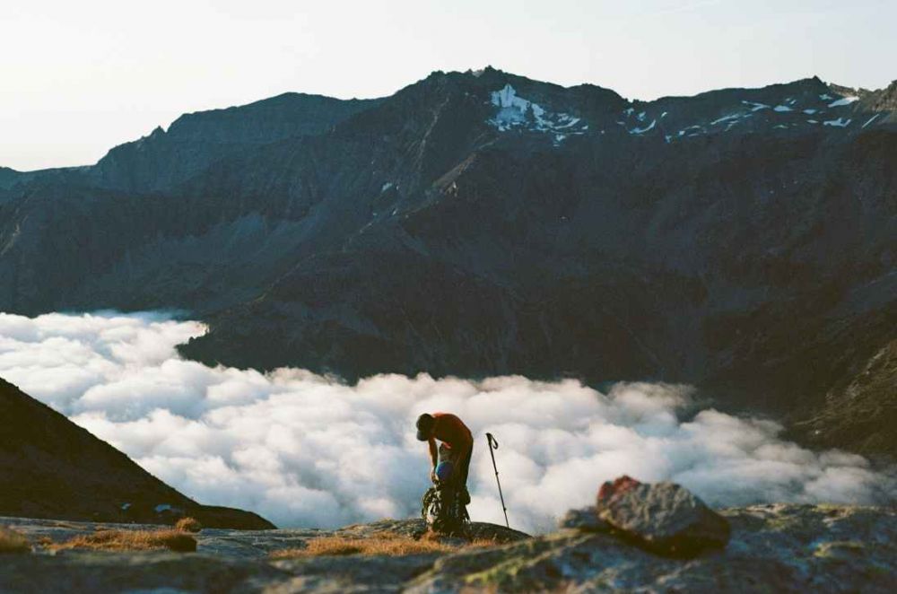 9 Arti mimpi naik gunung, harus siap hadapi tantangan masa depan