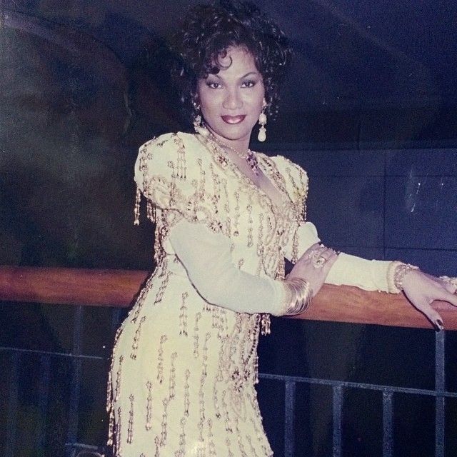 Pilih jadi wanita, ini 9 transformasi Dorce Gamalama dari awal karier 