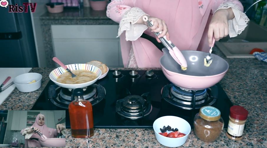 Cuma lima menit, ini 9 langkah Risty Tagor bikin roti goreng manis