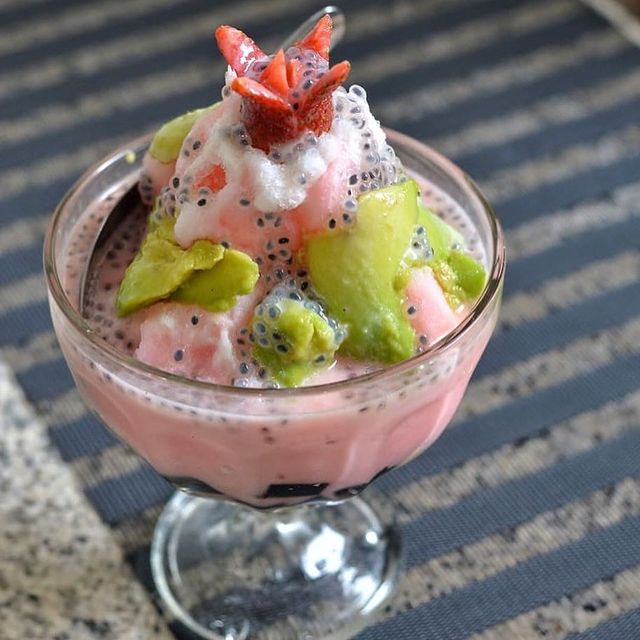 8 Makanan dikonsumsi Widyawati, bikin sehat dan jaga kesehatan kulit