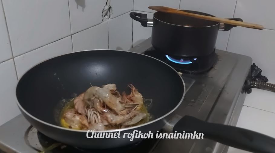 9 Trik masak udang telur asin ala Fikoh LIDA, praktis tanpa tepung