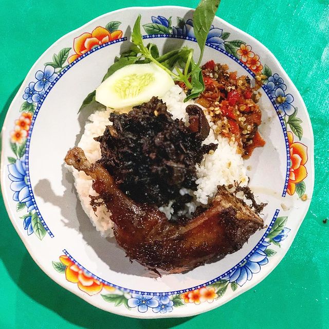 8 Tempat makan bebek legendaris di Surabaya, lezat dan bikin nagih