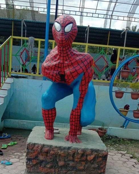 15 Penampakan nyeleneh di wahana bermain ini bikin bingung lihatnya