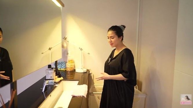 Potret kamar mandi 7 artis sinetron, Titi Kamal punya smart closet