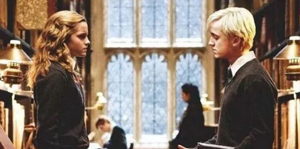 11 Potret kebersamaan Emma Watson dan Tom Felton, akui pernah naksir