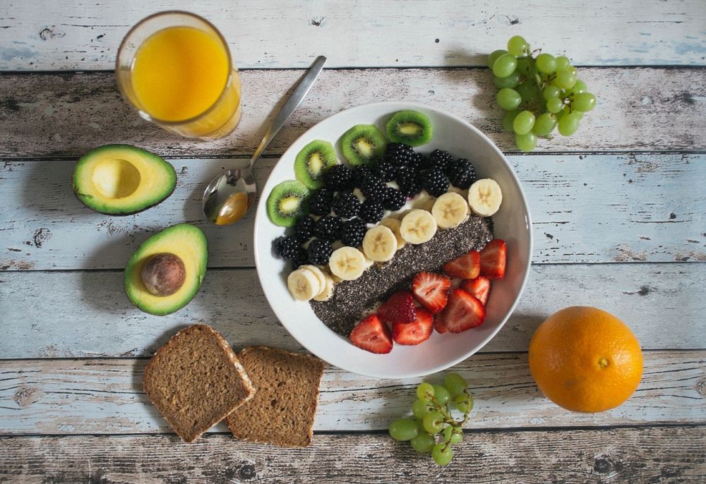 Sering dilakukan, 9 kebiasaan saat sarapan ini bikin berat badan naik