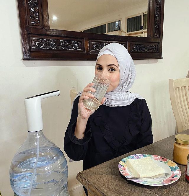 Jaga berat badan ideal, ini 8 menu makan Deswita Maharani sehari-hari