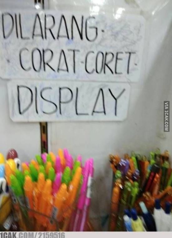 21 Kelakuan absurd orang melanggar aturan ini bikin jengkel