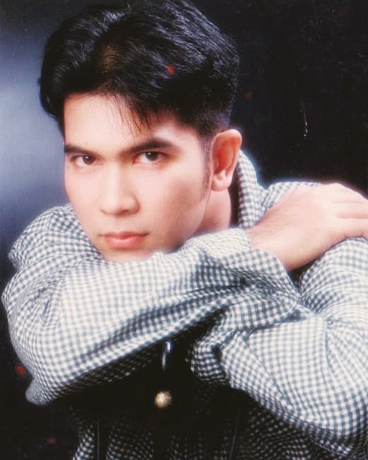 11 Transformasi Krisna Mukti, tetap menawan di usia 52 tahun