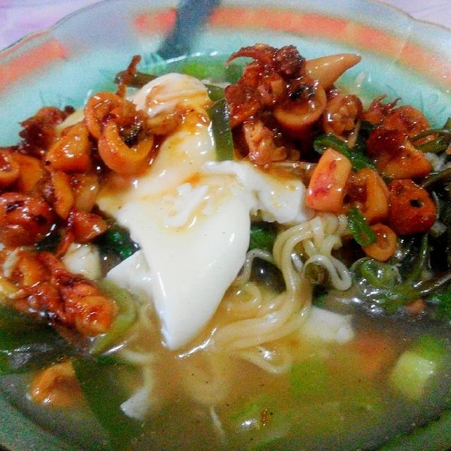 11 Cara membuat kreasi mie kangkung rumahan, enak dan mudah dibuat