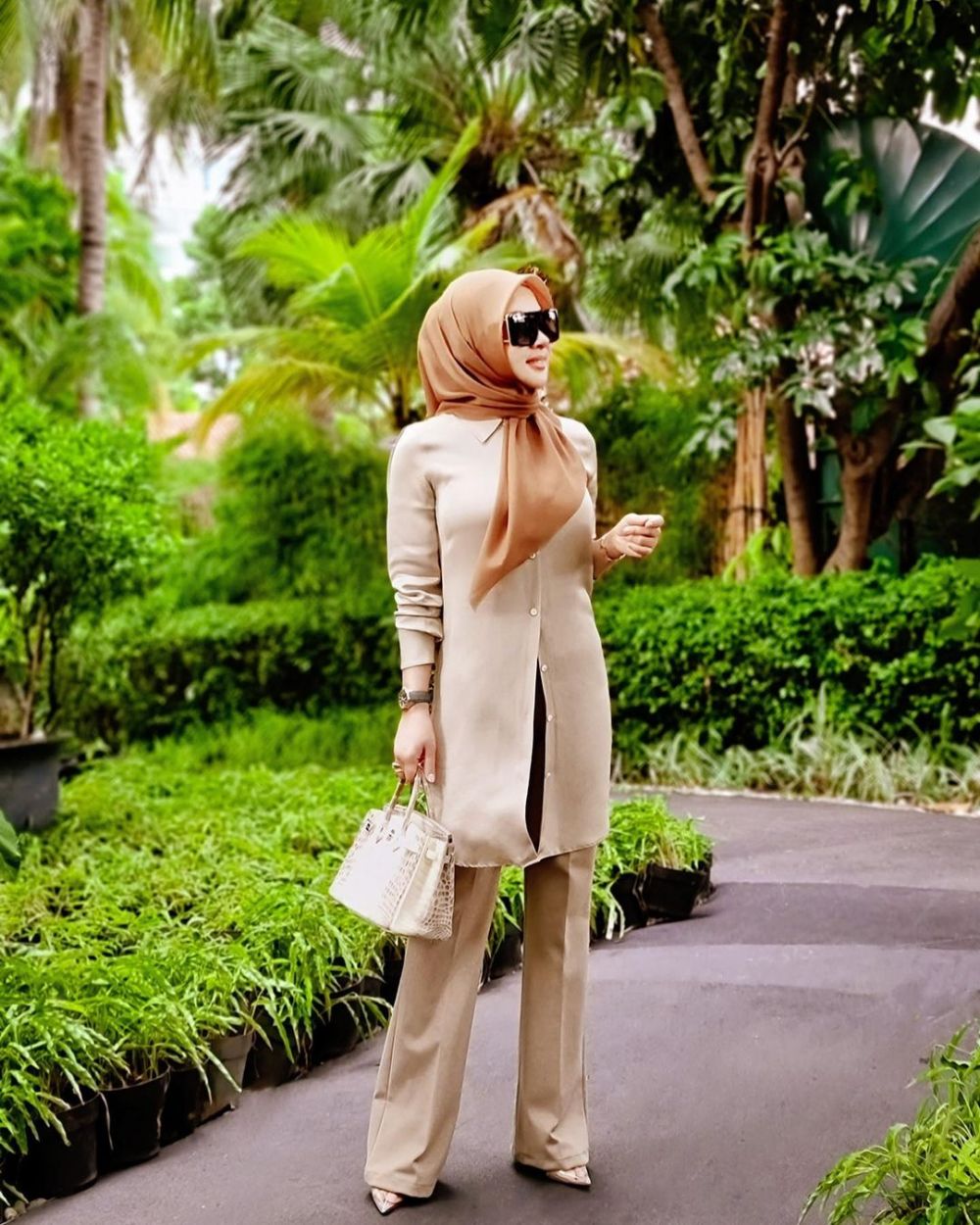 8 Penampilan terbaru Syahrini, dipuji makin langsing