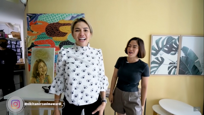 9 Potret apartemen food vlogger Farida Nurhan, studionya warna-warni