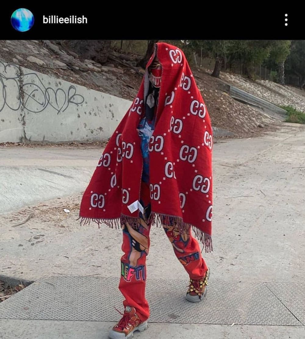 10 Potret kocak orang pakai outfit nyeleneh, bikin nggak habis pikir 