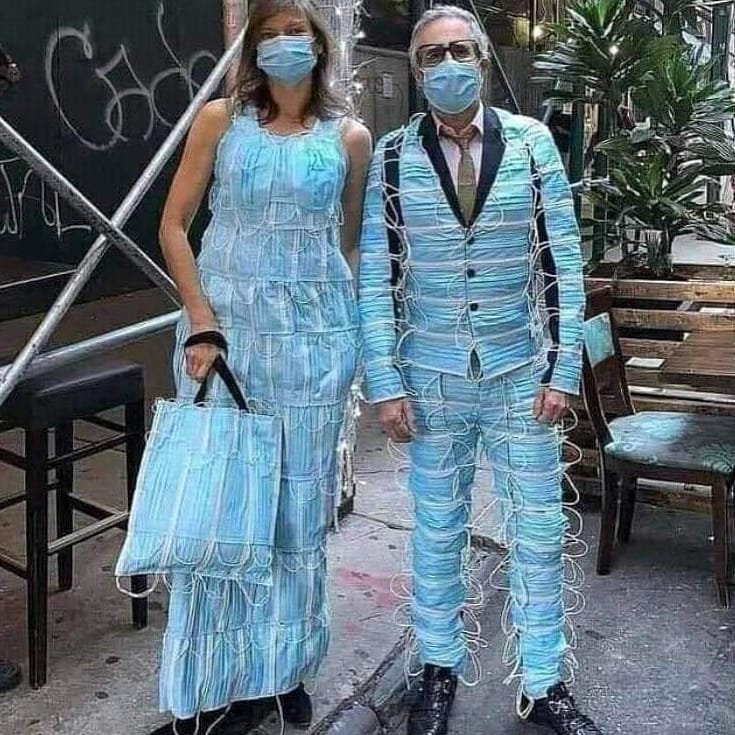 10 Potret kocak orang pakai outfit nyeleneh, bikin nggak habis pikir 