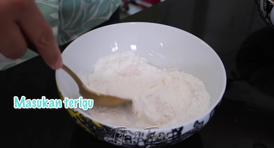 9 Langkah Titi Kamal bikin cumi cabai garam ala resto, sehat tanpa MSG