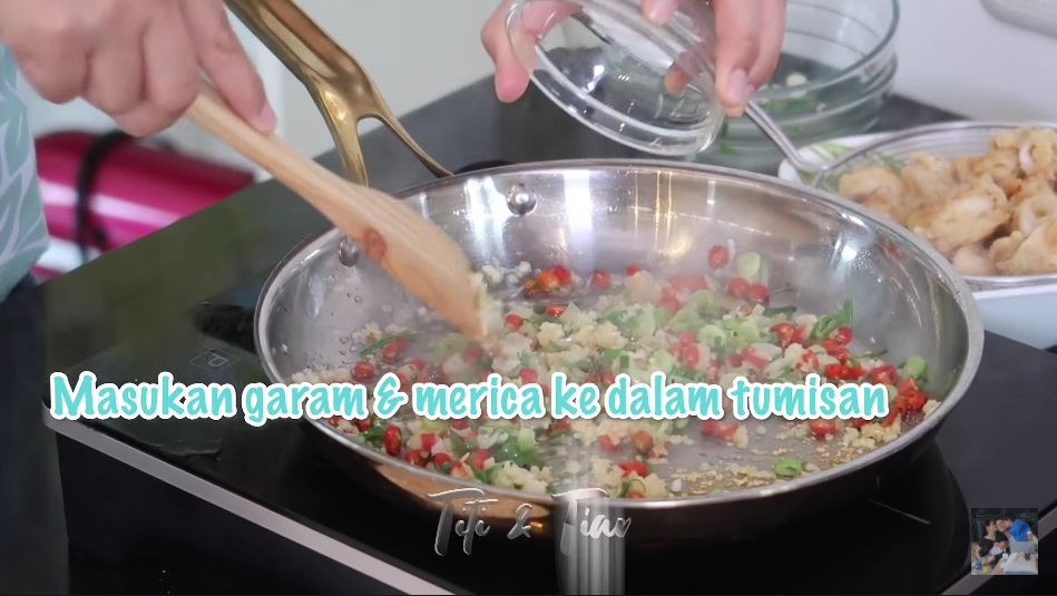 9 Langkah Titi Kamal bikin cumi cabai garam ala resto, sehat tanpa MSG