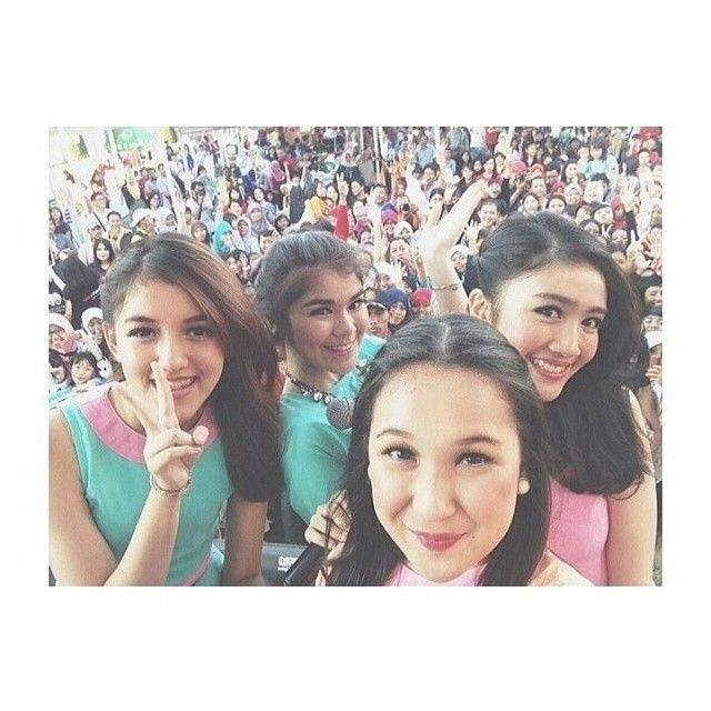 5 Tahun bubar, 11 potret lawas girlband Blink ini bikin nostalgia