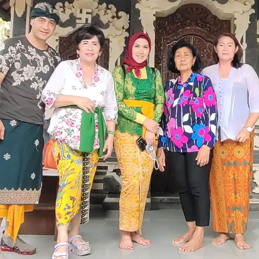 Ferry Irawan bertemu keluarga Venna Melinda di Bali, ini 7 potretnya