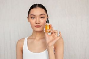 17 rekomendasi serum vitamin C harga di bawah Rp 300 ribu, wajah kusam auto cerah merona
