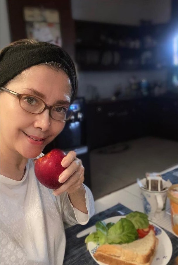 Tetap sehat di umur 71 tahun, ini 8 makanan yang dihindari Widyawati