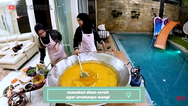 11 Langkah Ria Ricis dan Rara LIDA bikin pindang patin khas Palembang