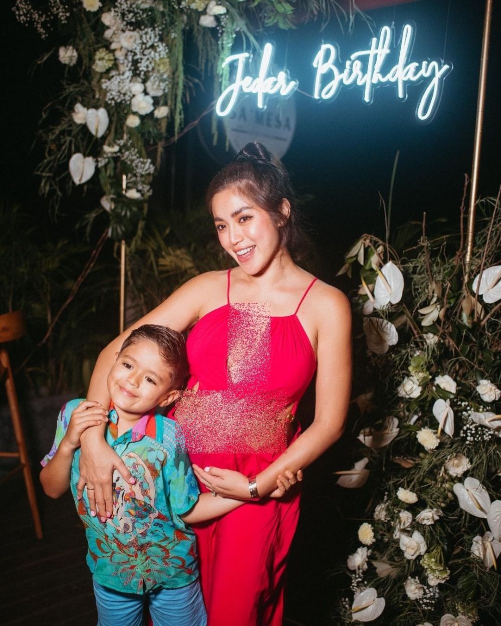 11 Potret ulang tahun Jessica Iskandar ke-34, pamer baby bump