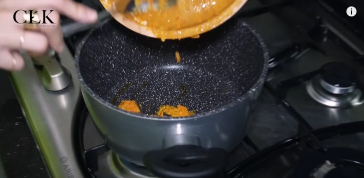 10 Langkah bikin nasi goreng sehat ala Cinta Laura, cocok buat diet