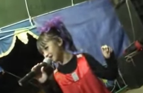 11 Potret lawas Ega D'Academy manggung saat SD, parasnya imut abis