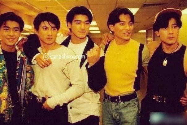 Potret langka 5 aktor Mandarin pose bareng 3 dekade lalu, imut semua