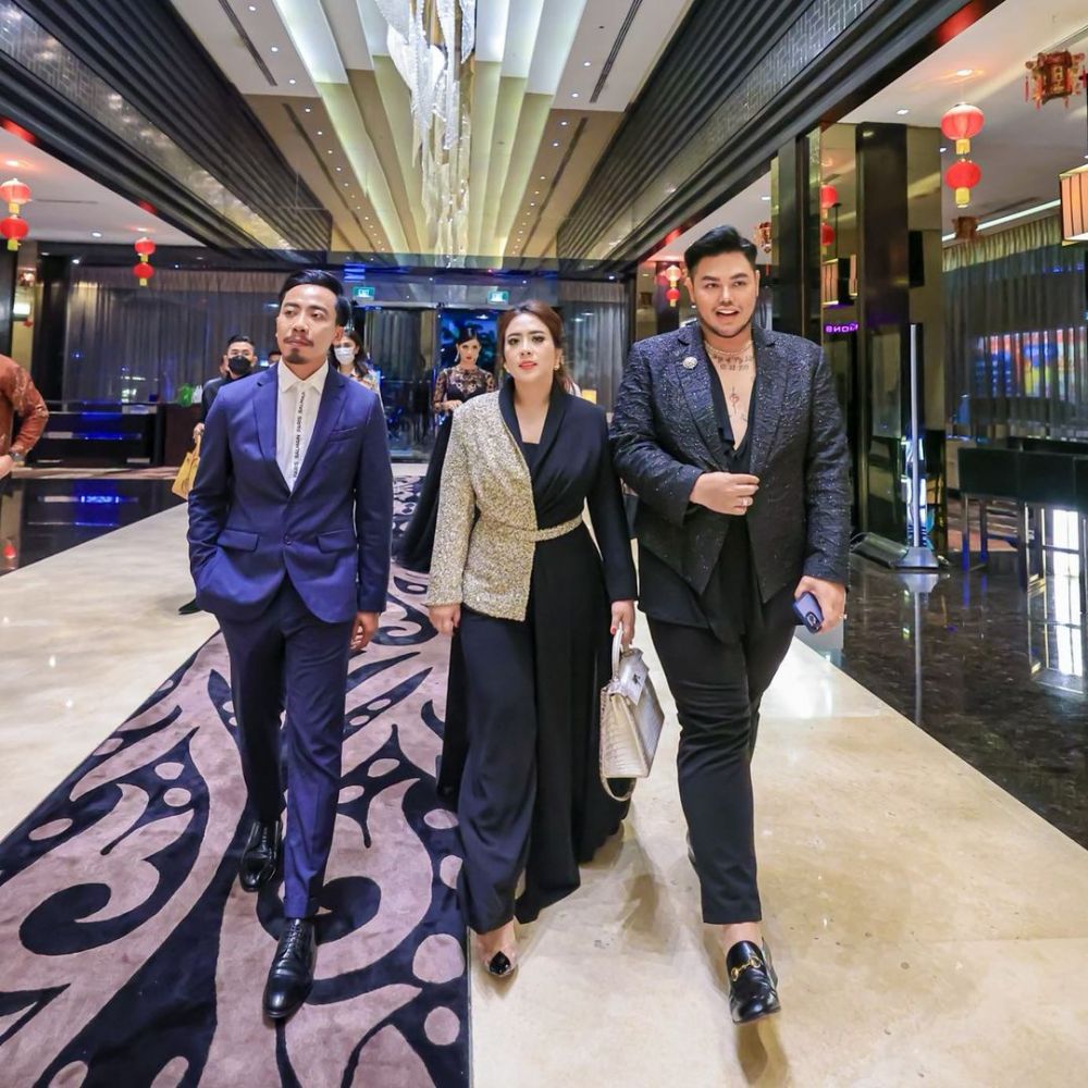 potret persahabatan ivan gunawan dan maharani kemala instagram