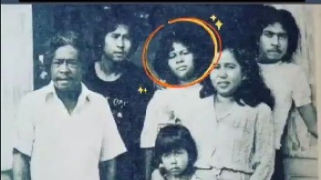 Potret awal karier 7 pemain Si Doel Anak Sekolahan, manglingi