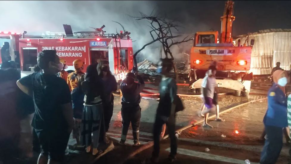 Kondisi terkini pasar Johar yang kebakaran, api padam setelah 3 jam