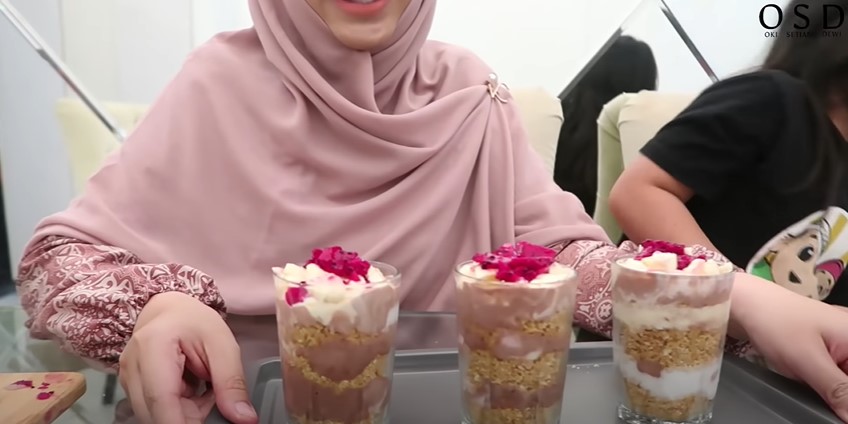 7 Trik Oki Setiana Dewi bikin es krim sehat, cocok buat camilan anak