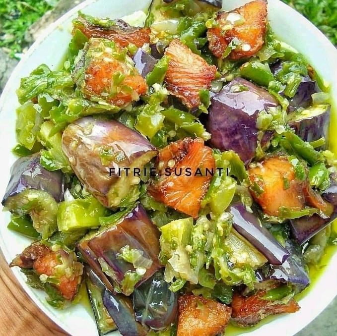 17 Resep sambal terong, pedas dan menggugah selera