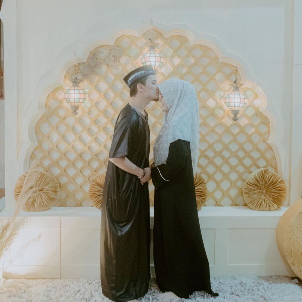 9 Potret ulang tahun Alvin Faiz, dapat hadiah umroh dari istri