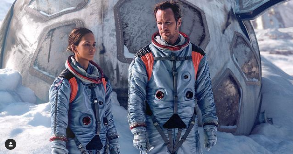 5 Fakta film Moonfall, ketika bulan berpotensi menabrak bumi