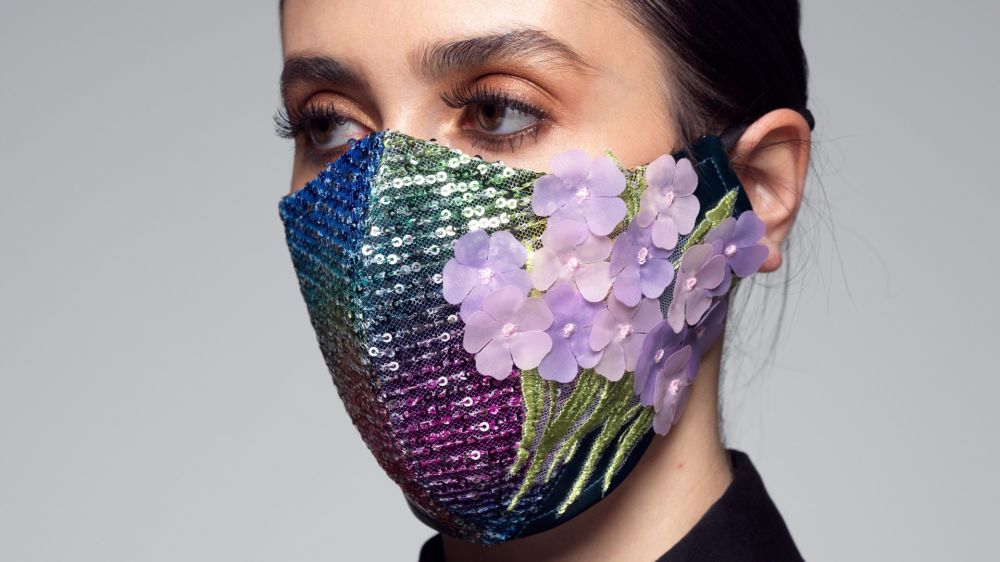 15 Desain unik masker yang bikin salah fokus, kreatif banget