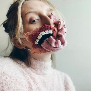 15 Desain unik masker yang bikin salah fokus, kreatif banget