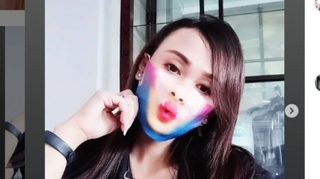 15 Desain unik masker yang bikin salah fokus, kreatif banget