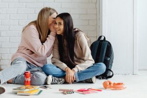 Ikut tes ini buat tahu kamu tipe yang suka umbar aib orang atau nggak