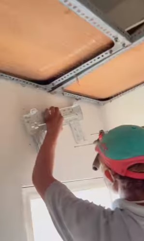 Kamar ART Tya Ariestya dengan ranjang bertingkat